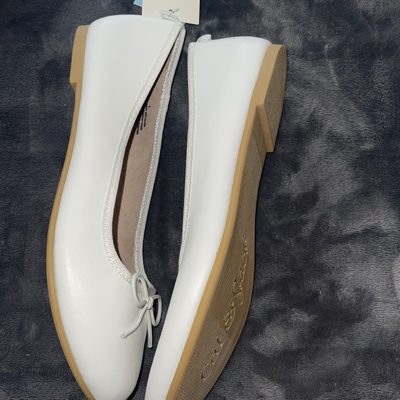 Cat and jack Diana slip on shoe big girl 5 - Picture 3 of 5